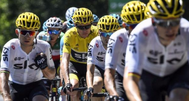 Tour de France: Bike problem nearly derails leader Chris Froome