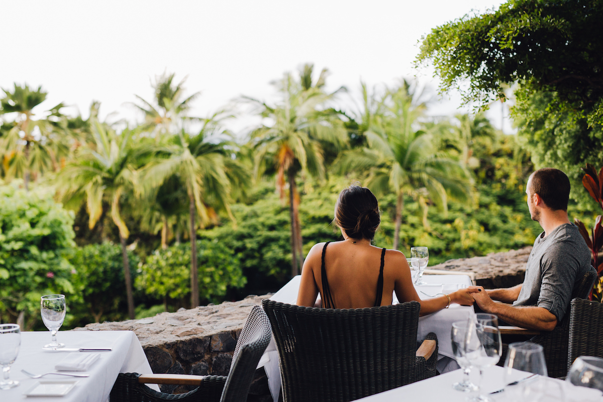 Two Tickets to Paradise: 10 Romantic Hawaii Restaurants for Honeymooners