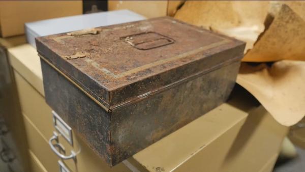 Lake Eola Park: City opens time capsule found inside ‘Johnny Reb’ statue