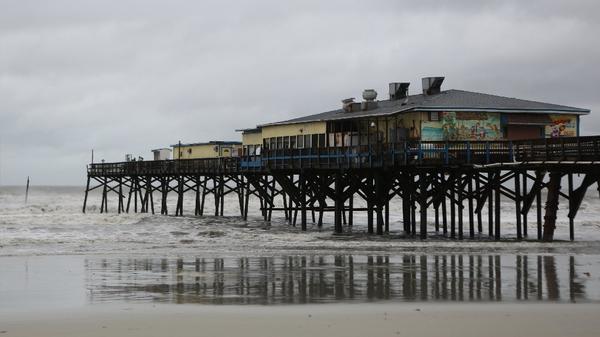 Man, 73, banned from Volusia beaches for handing out cards seeking his ‘sugarbaby’