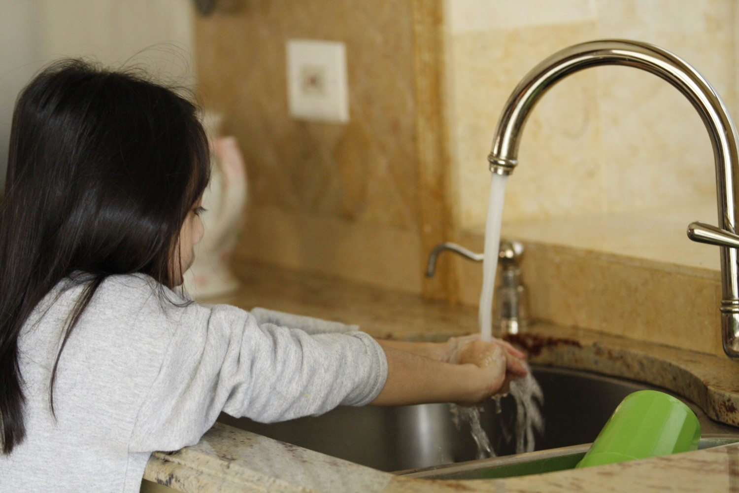 The start of flu season: Teacher’s Kinda Gross ‘Bread Trick’ Is The Handwashing Inspiration